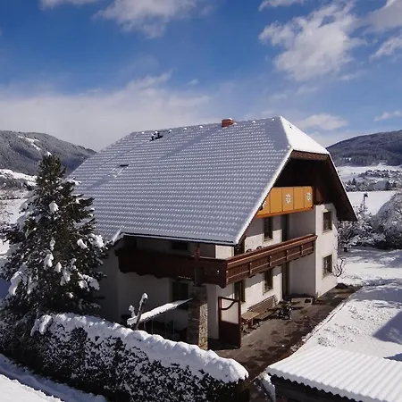 Haus Edelweiss アパート *